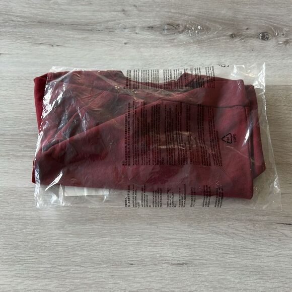 Ford and Wyatt X Little Bipsy Bubby Sweatshirt Holly Berry 18-24 M NWT IN PKG - Picture 5 of 9